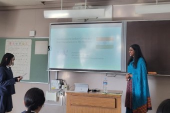 高校１年の地理総合でDLP異文化理解講座を行いました。