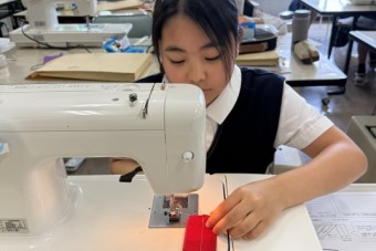 中2家庭科　手縫いとミシンの練習　