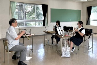 音楽部音楽班　桐朋学園大学音楽学部の先生方、学生の方々による楽器指導会