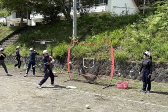 260814softballg2-5