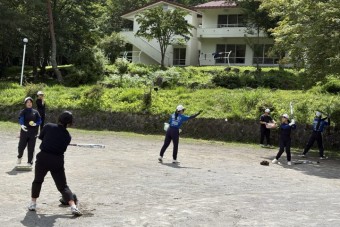 260814softballg2-6